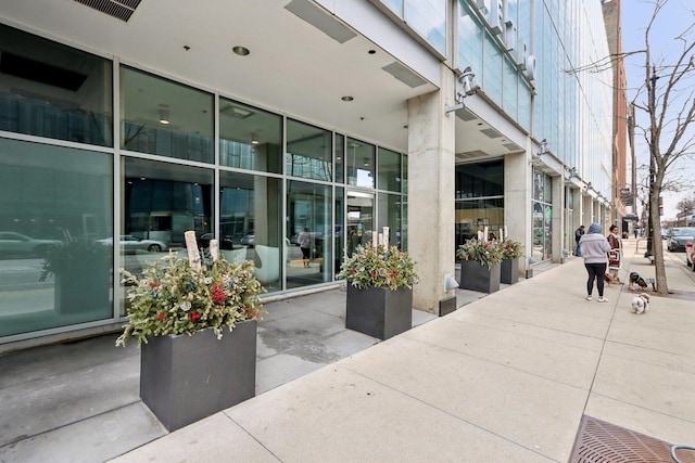 611 S Wells St Unit 2801, Chicago, IL 60607 - doorway to property with a patio area