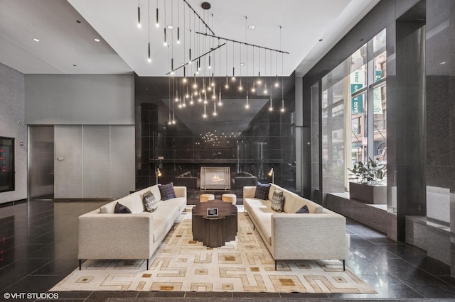 60 E Monroe St Unit 6203, Chicago, IL 60603 - community lobby featuring a towering ceiling