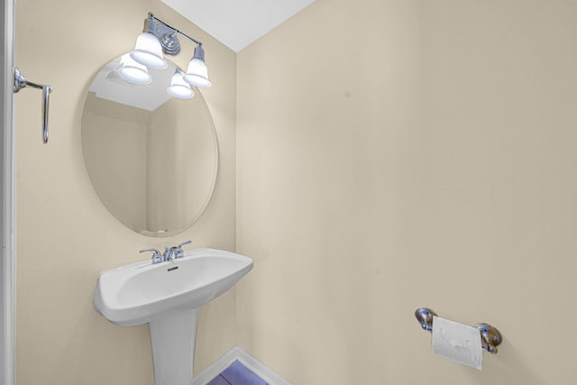 62 E Emma Ct, Palatine, IL 60067 - bathroom with baseboards
