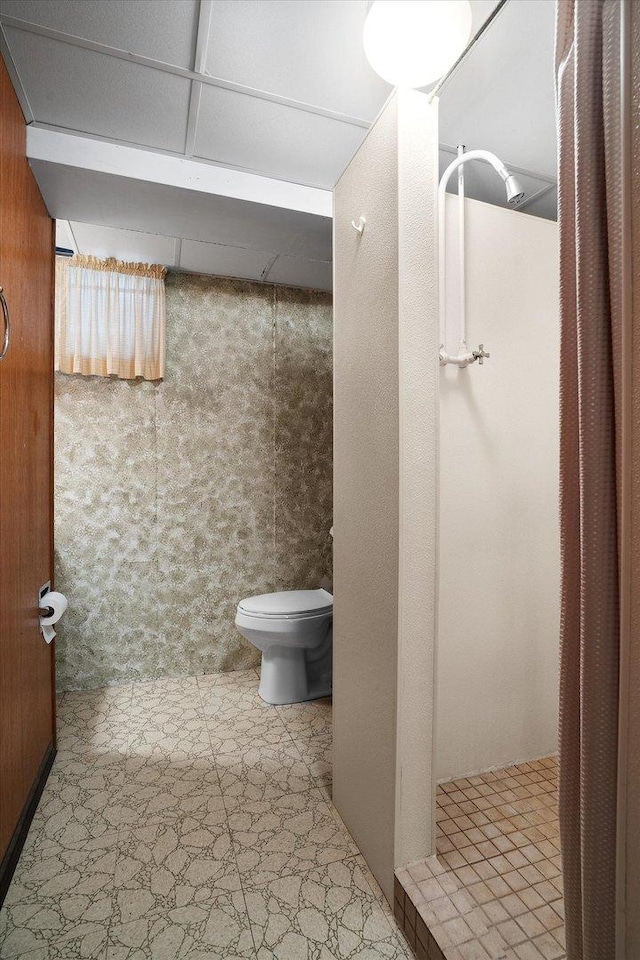 745 Konen Ave, Aurora, IL 60505 - bathroom featuring toilet and tile patterned floors
