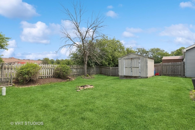 1247 Trinity Dr, Carol Stream, IL 60188 - fenced backyard featuring a storage shed