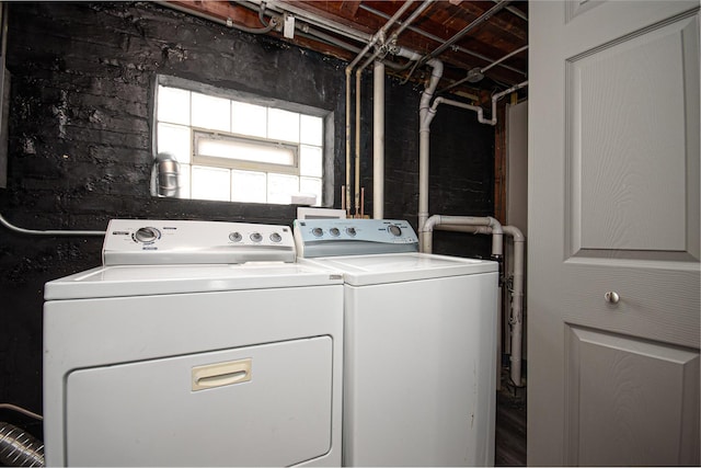 5533 S Menard Ave, Chicago, IL 60638 - clothes washing area featuring washing machine and clothes dryer
