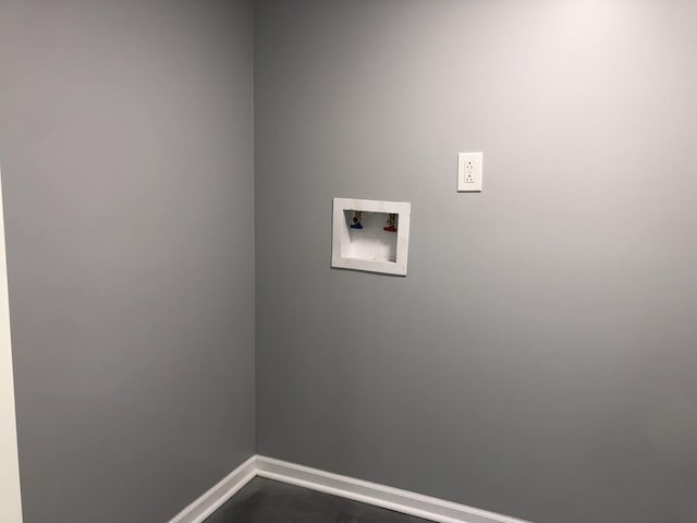 9715 S Ave N Ave, Chicago, IL 60617 - laundry room featuring baseboards and hookup for a washing machine