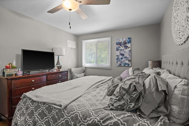 bedroom with a ceiling fan
