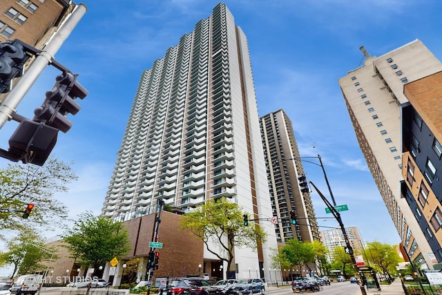 6033 N Sheridan Rd Unit 27B, Chicago, IL 60660 - view of building exterior