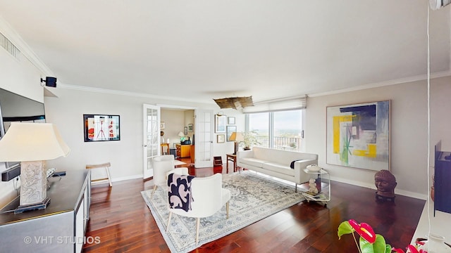 6033 N Sheridan Rd Unit 27B, Chicago, IL 60660 - living area featuring ornamental molding, wood finished floors, and baseboards