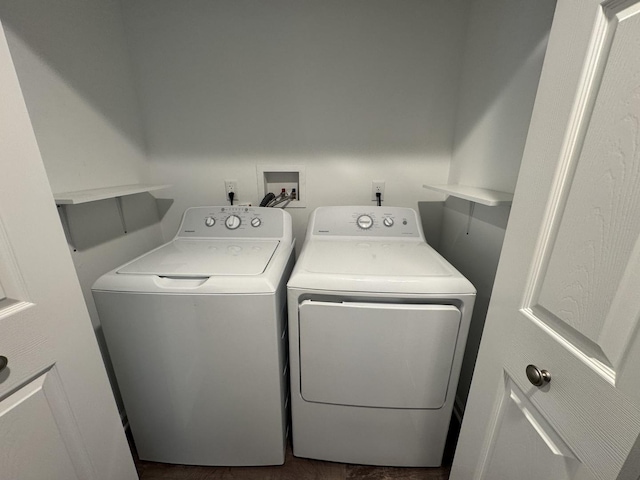 734 Keller Dr, Dixon, IL 61021 - laundry area with washing machine and clothes dryer