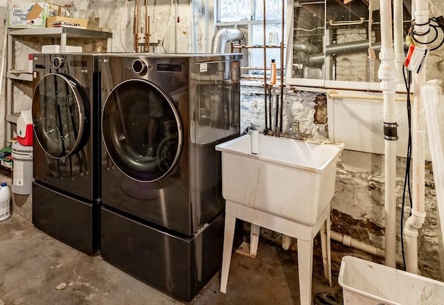 144 Hill Ave, Elgin, IL 60120 - laundry room with independent washer and dryer