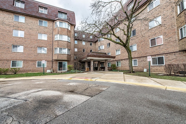 300 S Roselle Rd Unit 221, Schaumburg, IL 60193 - photo 1