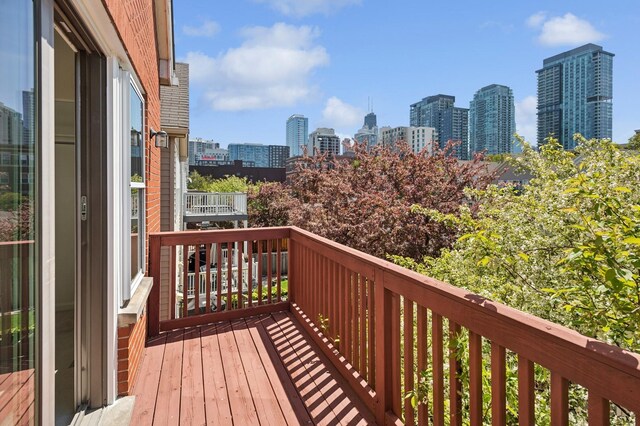 343 W Goethe St, Chicago, IL 60610 - balcony with a skyline view