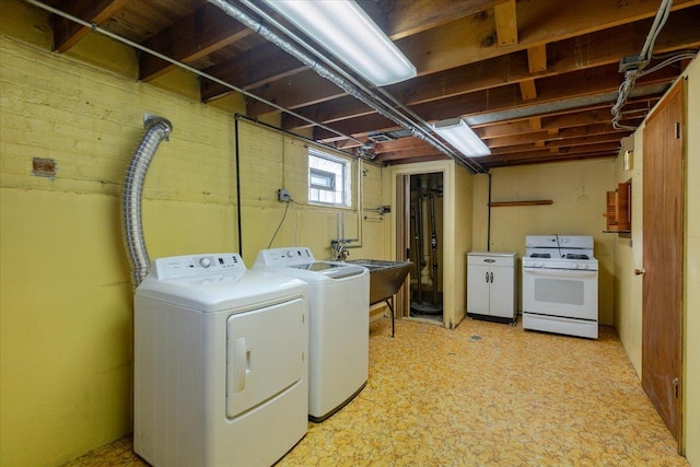 4717 N Newcastle Ave, Harwood Heights, IL 60706 - clothes washing area with washer and dryer