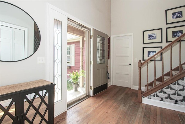 5 Piper Ln, Hawthorn Woods, IL 60047 - foyer featuring wood finished floors, stairway, and baseboards