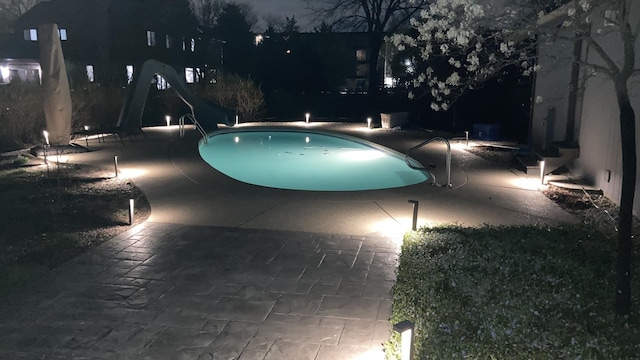 203 Royal Ct, Prospect Heights, IL 60070 - swimming pool with a patio