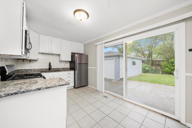 221 Lafayette Dr, Bolingbrook, IL 60440 - photo 7
