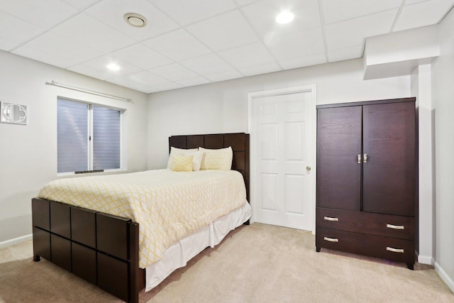 2913 Glenarye Dr, Lindenhurst, IL 60046 - bedroom with light carpet, a drop ceiling, baseboards, and recessed lighting