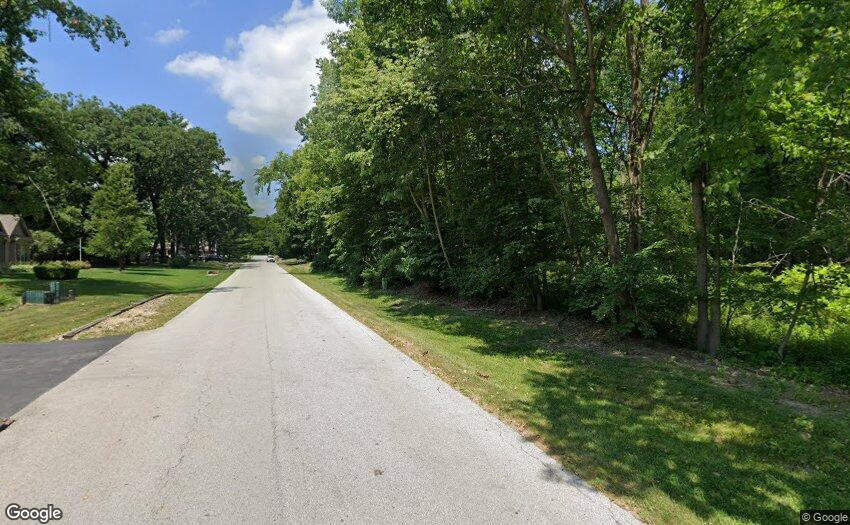 2214 E Gaiser Ct, Crete, IL 60417