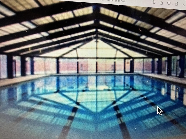 5455 N Sheridan Rd Unit 3804, Chicago, IL 60640 - view of indoor community pool