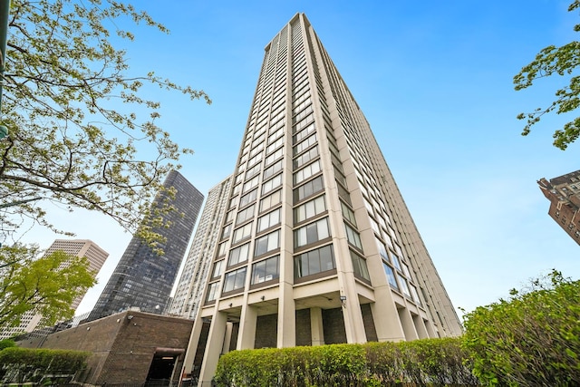 5455 N Sheridan Rd Unit 3804, Chicago, IL 60640 - view of building exterior