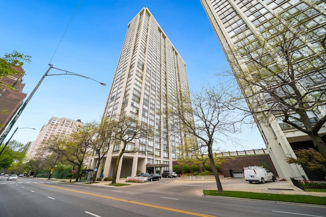 5455 N Sheridan Rd Unit 3804, Chicago, IL 60640 - view of building exterior
