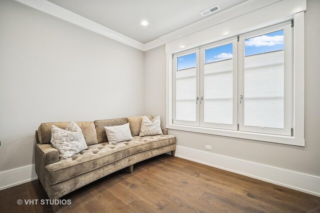 3701 Knollwood Ln, Glenview, IL 60025 - living area with baseboards, dark wood-style floors, and recessed lighting