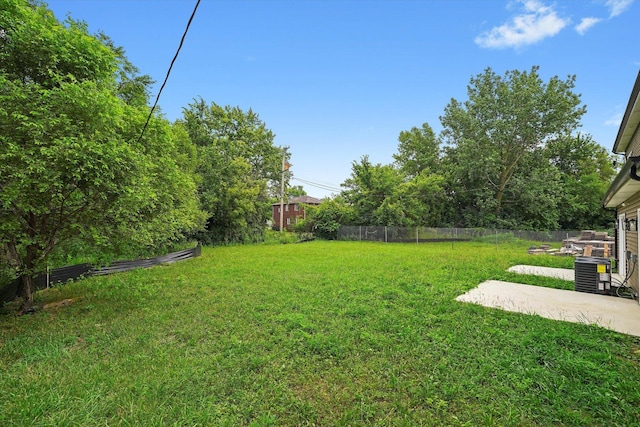 13723 S Springfield Ave, Robbins, IL 60472 - view of yard with a patio area