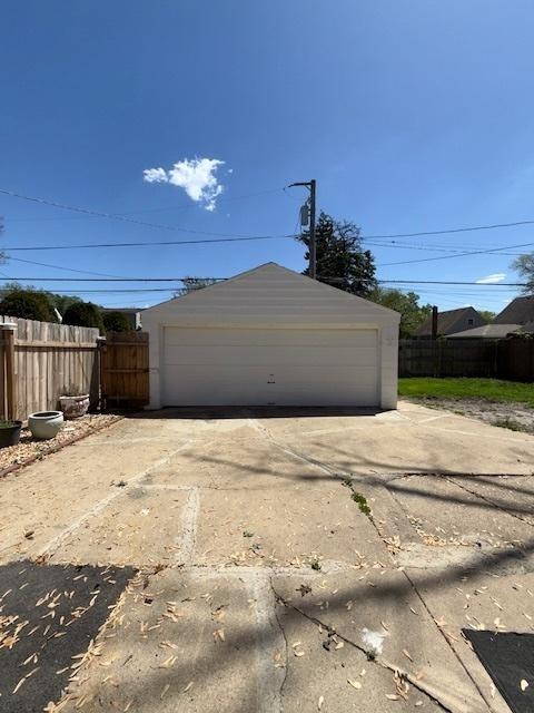 17545 Burnham Ave, Lansing, IL 60438 - view of detached garage