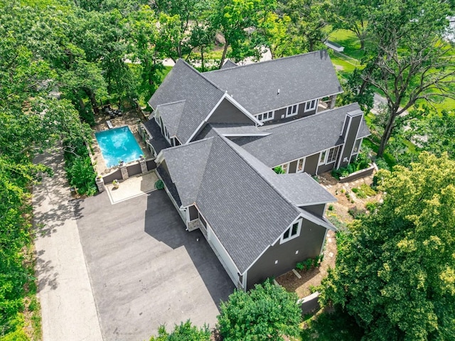 1124 Blackhawk Ave, Mchenry, IL 60051 - view of subject property featuring a pool