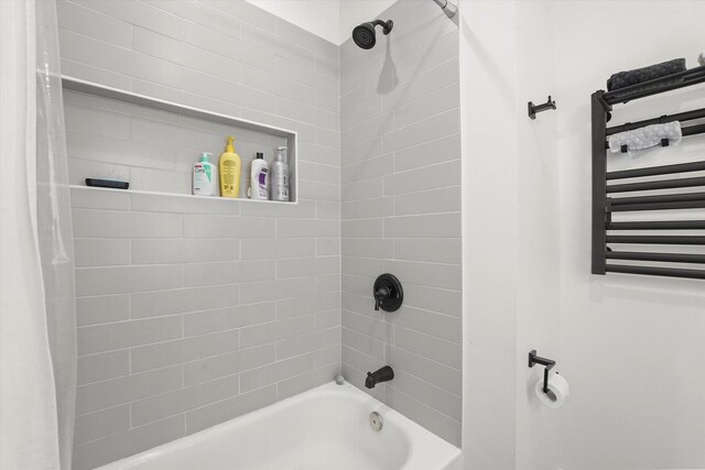 full bath with shower / bathtub combination with curtain