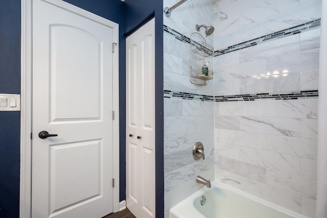 18450 W Streamwood Ct, Gurnee, IL 60031 - full bathroom featuring bathtub / shower combination