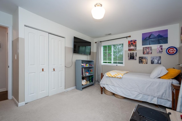 18450 W Streamwood Ct, Gurnee, IL 60031 - carpeted bedroom featuring a closet and baseboards