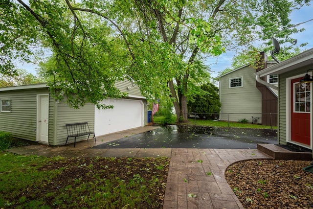 18450 W Streamwood Ct, Gurnee, IL 60031 - view of garage