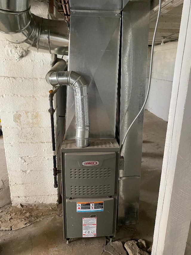 11809 S Lafayette Ave, Chicago, IL 60628 - utilities featuring heating unit