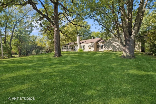 16937 W Jonathan Ln, Gurnee, IL 60031 - view of green lawn