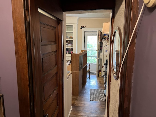 718 Plainfield Rd, Joliet, IL 60435 - corridor featuring dark wood-type flooring