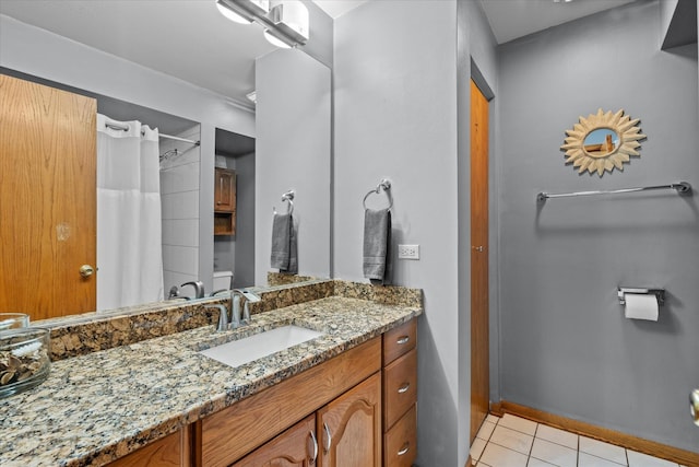 917 N Coolidge Ave, Palatine, IL 60067 - full bathroom featuring toilet, vanity, tile patterned floors, and a shower with shower curtain