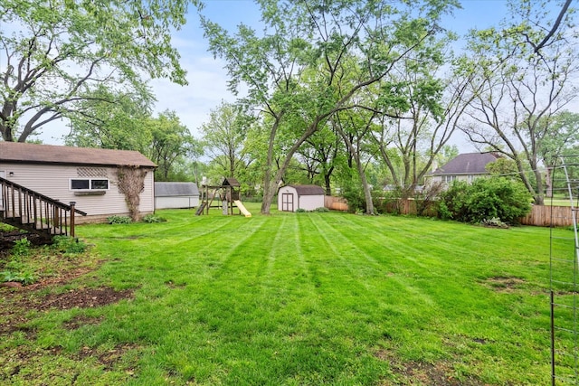 917 N Coolidge Ave, Palatine, IL 60067 - view of yard featuring a playground