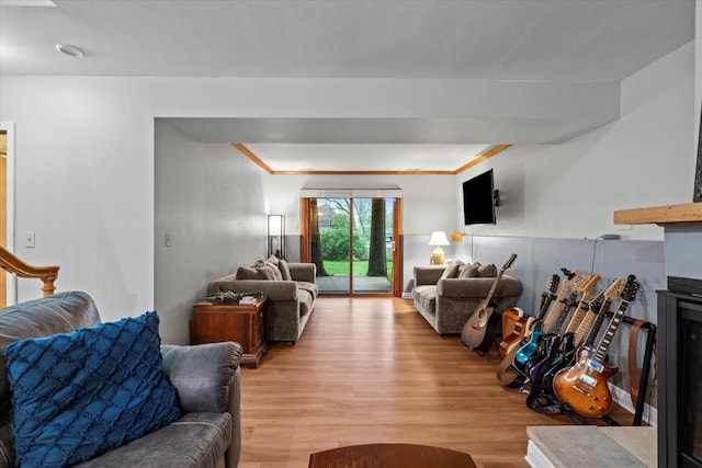 917 N Coolidge Ave, Palatine, IL 60067 - living room featuring light wood finished floors