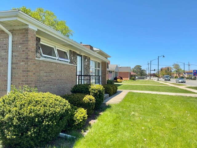 8344 N Milwaukee Ave, Niles, IL 60714 - view of grassy yard