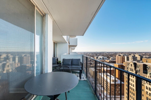 6033 N Sheridan Rd Unit 21D, Chicago, IL 60660 - balcony with a city view