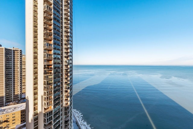6033 N Sheridan Rd Unit 21D, Chicago, IL 60660 - water view