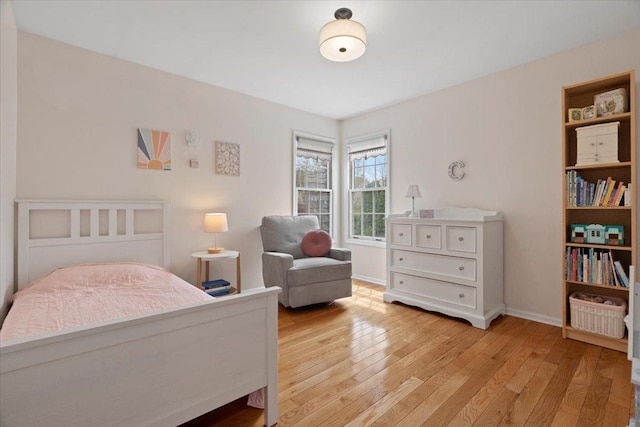 519 Long Hill Rd, Gurnee, IL 60031 - bedroom featuring light wood finished floors and baseboards