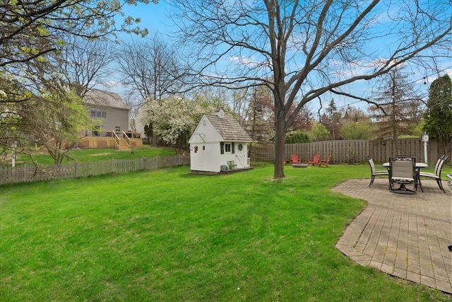 519 Long Hill Rd, Gurnee, IL 60031 - view of yard featuring a storage unit and an outbuilding