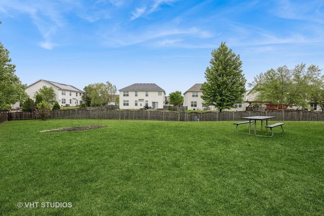 635 Mansfield Way, Oswego, IL 60543 - view of yard with a residential view