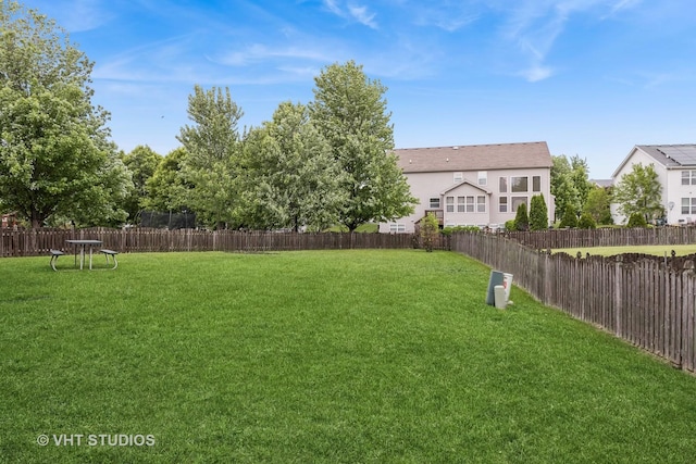 635 Mansfield Way, Oswego, IL 60543 - view of yard