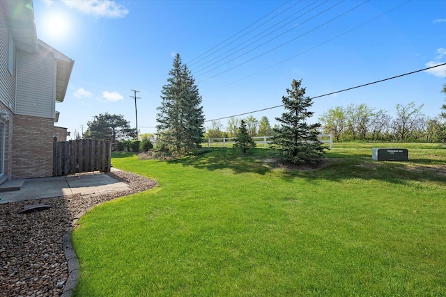 11046 Quail Dr, Mokena, IL 60448 - view of yard with a patio area