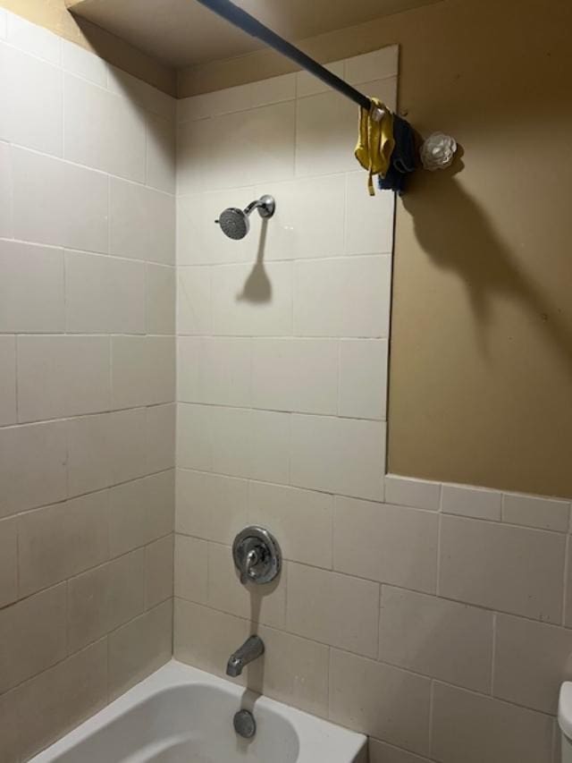 1428 S St Louis Ave, Chicago, IL 60623 - bathroom with washtub / shower combination