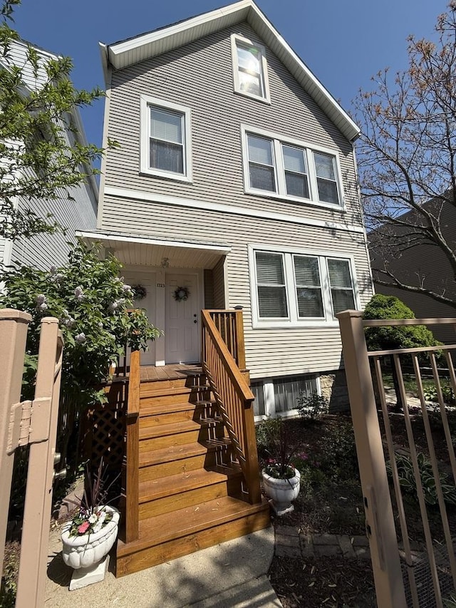 1723 N Richmond St, Chicago, IL 60647 - view of front of property featuring fence