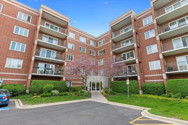 5255 N Riversedge Ter Unit 206, Chicago, IL 60630 - view of apartment building / complex