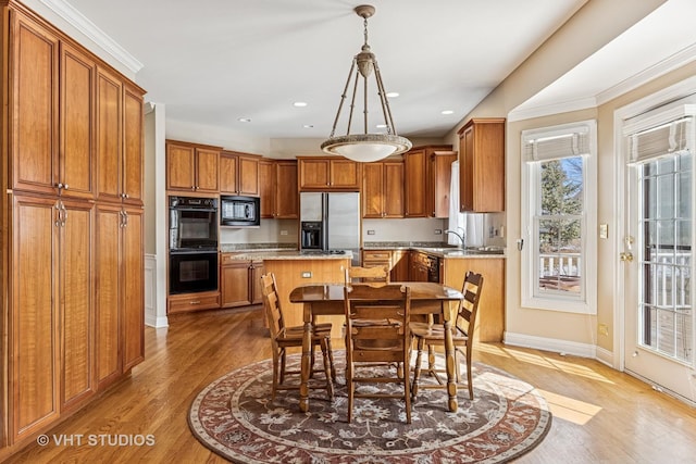 9310 Nicklaus Ln, Lakewood, IL 60014 - dining area featuring light wood-style floors, baseboards, and recessed lighting