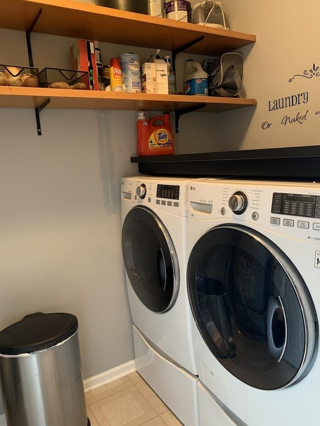 2406 Daybreak Ct, Elgin, IL 60123 - laundry area featuring independent washer and dryer and baseboards